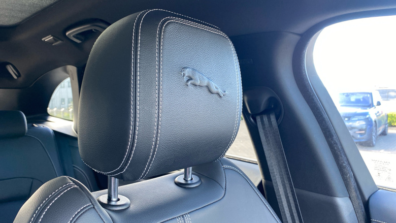 Jaguar F-Pace 2.0 D200 R-Dynamic SE 5dr Auto AWD Diesel Estate